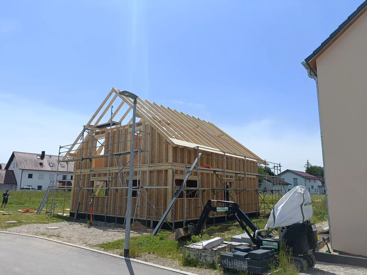 Elementy konstrukcyjne domu w paczce